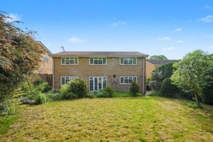  Cathedral Close- click for photo gallery